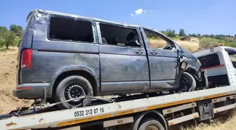 Bitlis'te Hafif Ticari Araç Takla Attı: 3 Yaralı