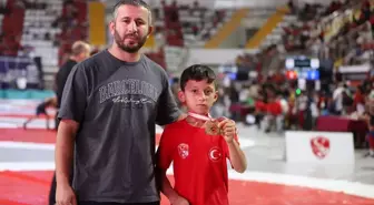 Sivas'ta Güreş Şampiyonası'nda Centilmenlik Ödülü