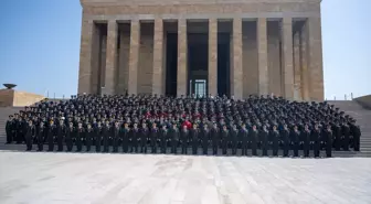 İçişleri Bakan Yardımcısı Aktaş ve beraberindeki jandarma heyeti Anıtkabir'i ziyaret etti
