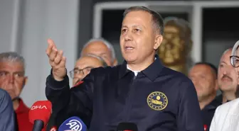 İçişleri Bakanı Yerlikaya, 6,1 büyüklüğünde depremin yaşandığı Sındırgı'da açıklama yaptı Açıklaması