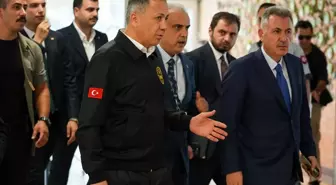 İçişleri Bakanı Yerlikaya, İzmir'deki saldırıda yaralananları hastanede ziyaret etti Açıklaması