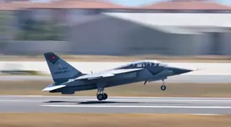 IDEF 2025'te yerli savunma sanayisi araçlarıyla geçiş töreni yapıldı