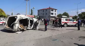 Iğdır'da Özel Harekat Polisi Aracının Minibüsle Çarpışması: 4 Yaralı