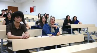 Ayten Şakır: 44 Yaşında Üniversite Hayalini Gerçekleştirdi