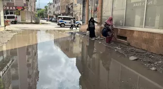İskenderun'daki Sağanak Yağış Hayatı Olumsuz Etkiledi