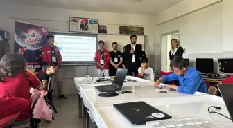 Isparta Aksu'da ortaokul öğrencilerine robotik kodlama eğitimi verildi