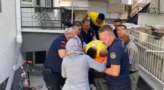 Isparta'da Oyun Sırasında Bacağına Demir Korkuluk Saplanan Çocuk Hastaneye Kaldırıldı
