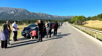 Aksu'da Büyükbaş Hayvana Çarpan Otomobil Kazası