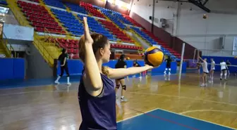 Isparta'da Profesyonel Kadın Voleybol Takımı Kuruldu