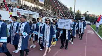 ISUBÜ'de 6 Bin Öğrenci Mezuniyet Coşkusunu Yaşadı