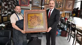 Vali Erin, 'Yaşayan İnsan Hazinesi' İbrahim Atalar'ı Ziyaret Etti