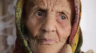 107 Yaşındaki Hatice Tokmak, Yaşam Enerjisiyle Dikkat Çekiyor