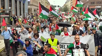 İsveç'te Filistin Destekçileri Gazze'ye Sessiz Kalan Hükümeti Protesto Etti