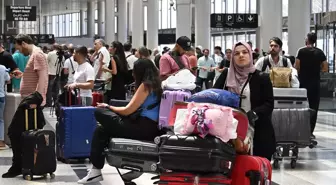 Beyrut Havalimanı'nda Uçuş İptalleri ve Yoğunluk