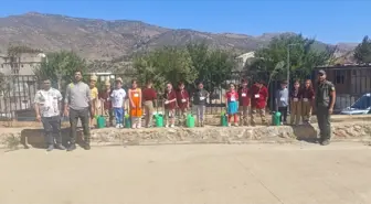 Minik Öğrenciler Fidan Dikti