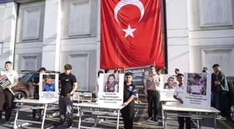 AK Parti İstanbul Gençlik Kolları'ndan Gazze'deki Çocuklar İçin 'Boş Sıralar' Etkinliği
