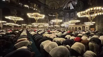 İstanbul'da Mevlit Kandili Coşkusu