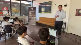 Bilim Kafe'de Deniz ve Su Altı Bilimi Ele Alındı