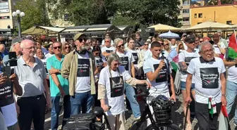 İsveç'te Gazeteciler, Gazze'deki Meslektaşlarını Protesto Etti