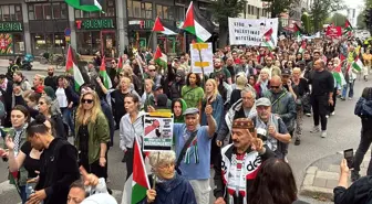 Stockholm'de Filistin İçin Ateşkes Gösterisi