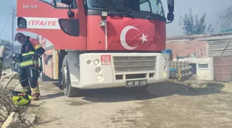 Balıkesir'de Ev Yangını: İtfaiye Ekipleri Müdahale Etti