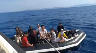 Seferihisar Açıklarında 23 Düzensiz Göçmen Kurtarıldı