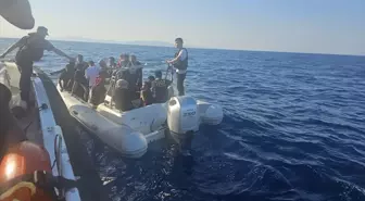İzmir Açıklarında Düzensiz Göçmen Kurtarma Operasyonu