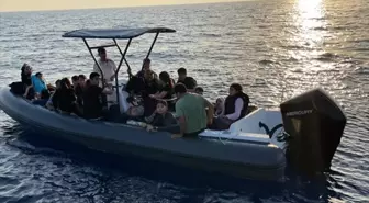 İzmir'de 73 Düzensiz Göçmen Kurtarıldı