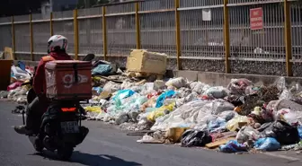 İzmir Buca'da Çöp Problemi Halkı Rahatsız Ediyor