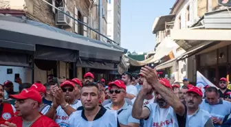 İzmir'de İşten Çıkarılan İşçiler Eylemlerine Devam Ediyor
