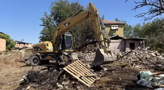 İzmir Çiğli'de Barakada Yangın: 34 Küçükbaş Hayvan Telef Oldu