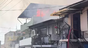 İzmir'de Çıkan Yangın Kontrol Altına Alındı