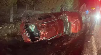 Foça'da Araç Devrildi: 4 Yaralı