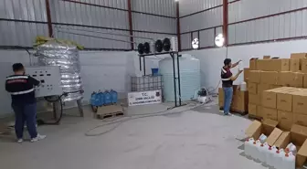 İzmir'de Kaçak Alkol Üretimi Yapan 4 Kişi Gözaltında