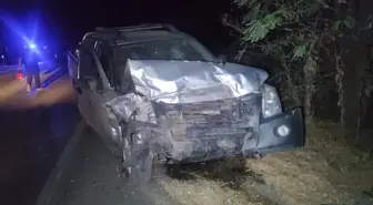Ödemiş'te Kamyonet ile Otomobil Çarpıştı: 1 Ölü, 8 Yaralı