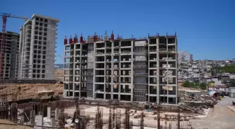 İzmir'de Konut Projeleri Mağdurları Çözüm Arıyor