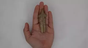 İzmir'de 8 Bin Yıllık Tilki Postlu Figür Bulundu