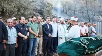 Ödemiş'teki Yangında Hayatını Kaybeden İbrahim Erkan Toprağa Verildi