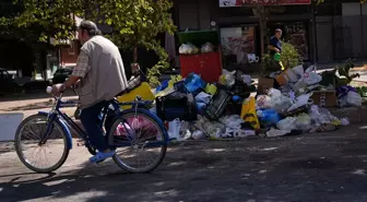 Karşıyaka'da Çöp Sorunu Protesto Ediliyor