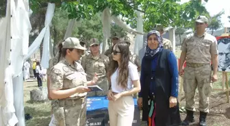 Jandarma Ekipleri Yesemek Müzesi'nde KADES Uygulamasını Tanıttı