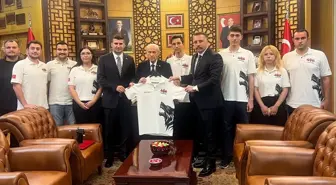 MHP Lideri Bahçeli'ye TÜRKHAN İHA Prototipi Takdim Edildi