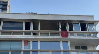 Kadıköy'de Yangın: İtfaiye Müdahale Etti