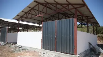 Kahramanmaraş'ta depremzede besicilere yapılan 537 ahır yıl içinde teslim edilecek