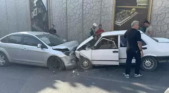 Kahramanmaraş'ta Trafik Kazası: 1'i Ağır 3 Yaralı