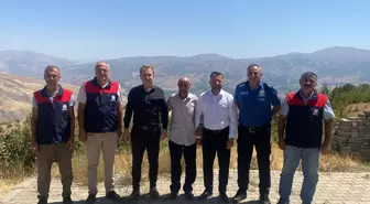Kale Kaymakamı, Çiftçileri Ziyaret Etti