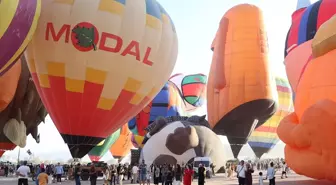 Kapadokya Balon Festivali'nde Renkli Görüntüler
