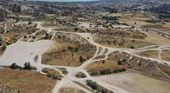 Kapadokya'da Sıcak Hava Turistleri ve Atları Etkiliyor