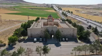 Kapadokya'da 8 Asırlık Saruhan Kervansarayı'nda Sema Ayini
