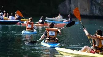 Bafra'da Uluslararası Kapıkaya Doğa Sporları Festivali'nde Kano Yarışı Yapıldı