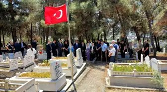 Karabük'te 15 Temmuz şehitleri Metin Arslan ve Barış Efe mezarları başında anıldı
